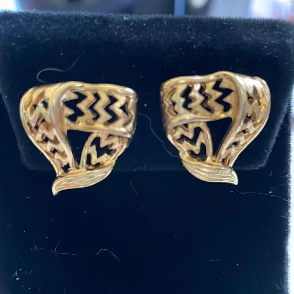 Vintage clip on earrings